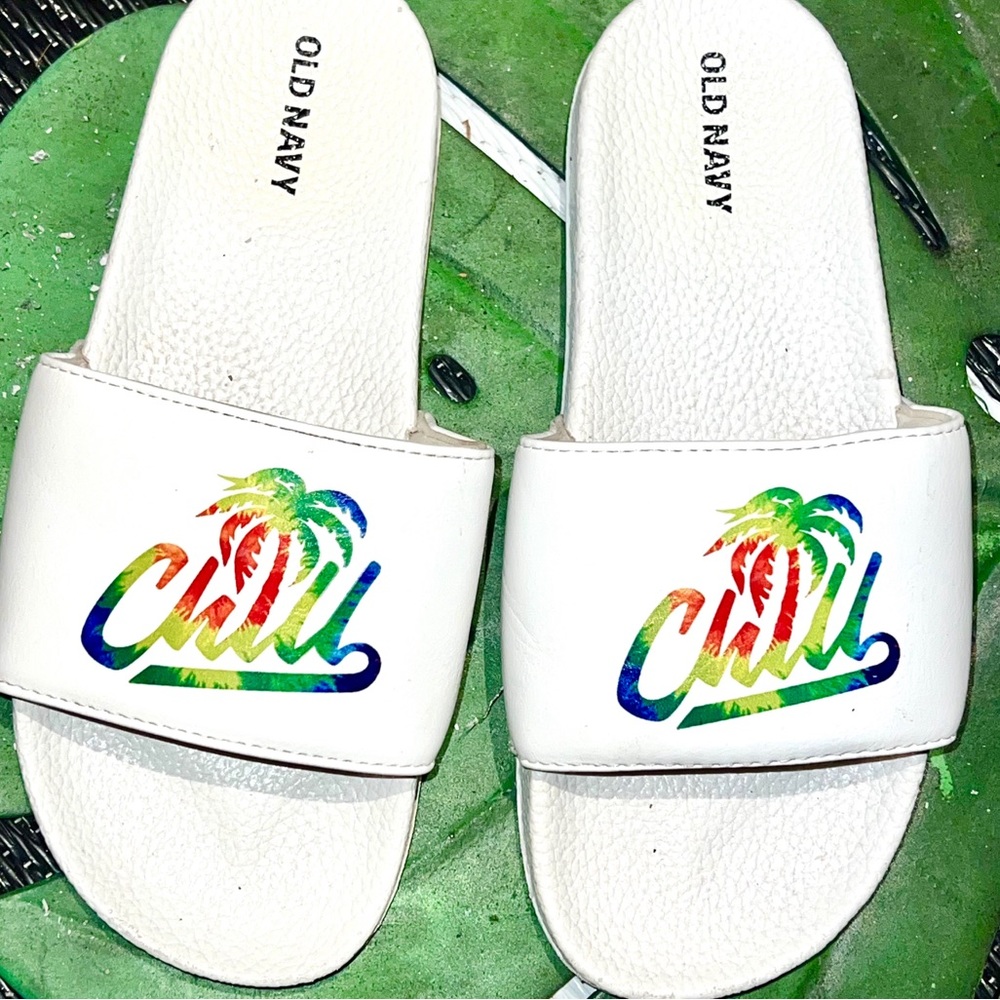 NWOT - CHILL Bright White Palm Tree Sport Slide Sandals